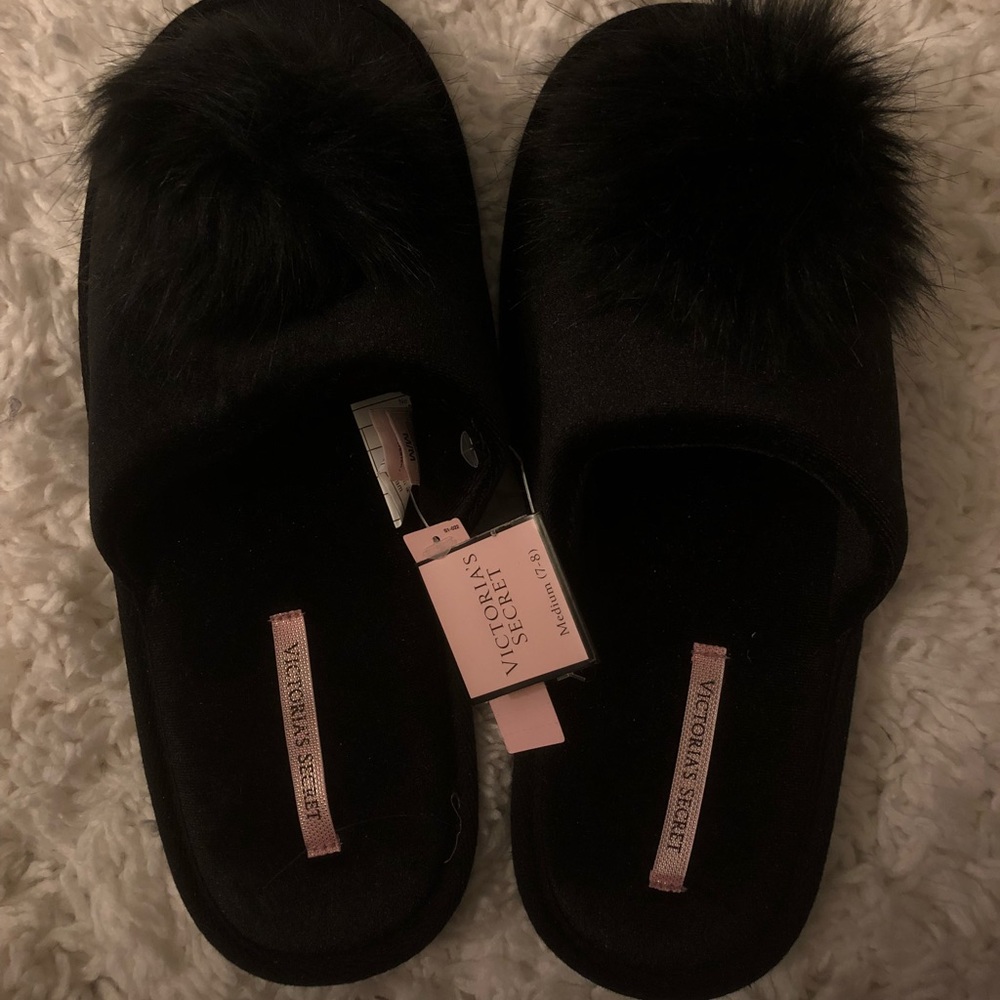Victoria’s secret slippers - Women’s Size 7/8